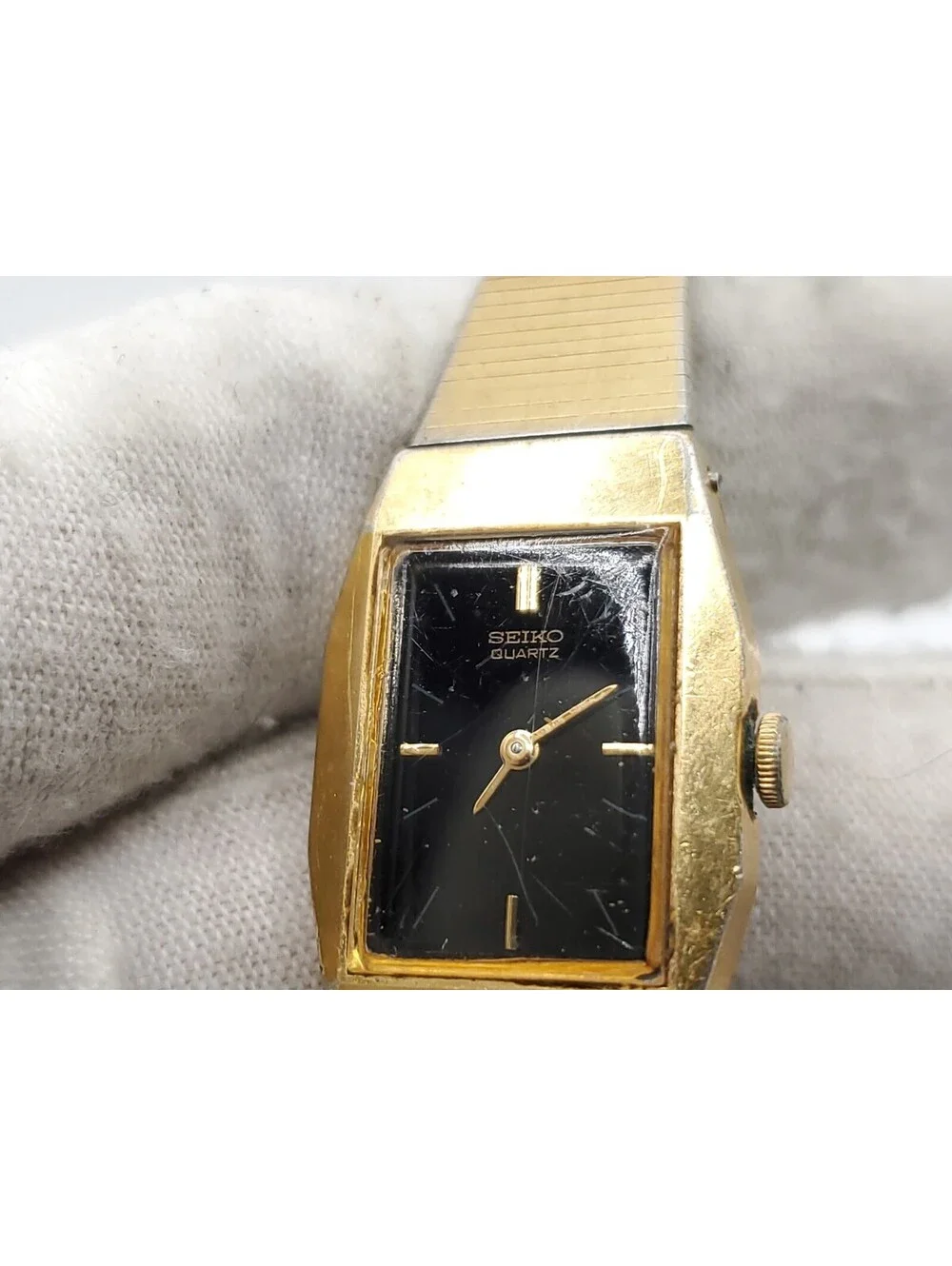 Vintage Seiko Quartz Watch Womens New Battery Gold Tone Black Dial 16mm